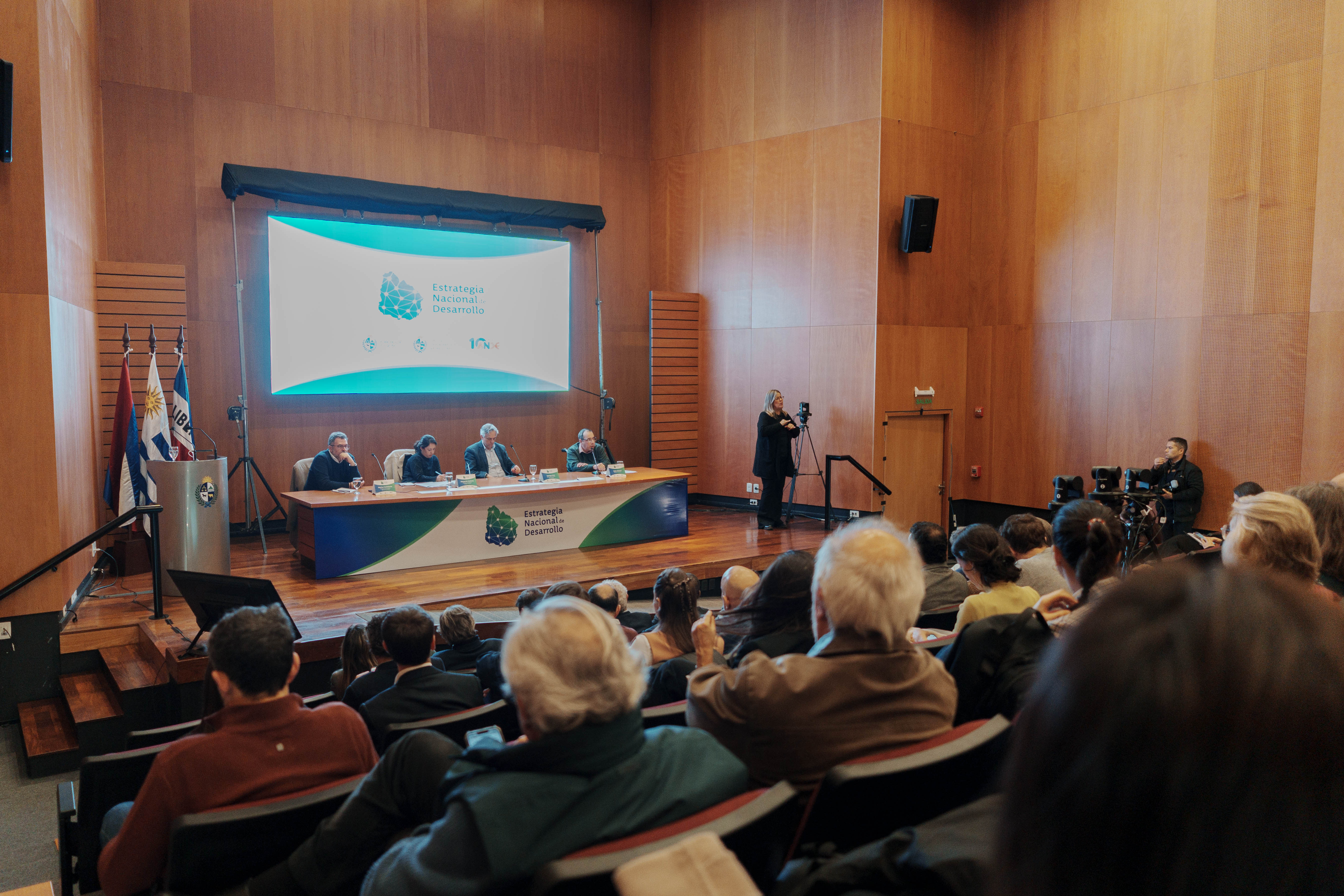 Seminario Estrategia Nacional del Desarrollo