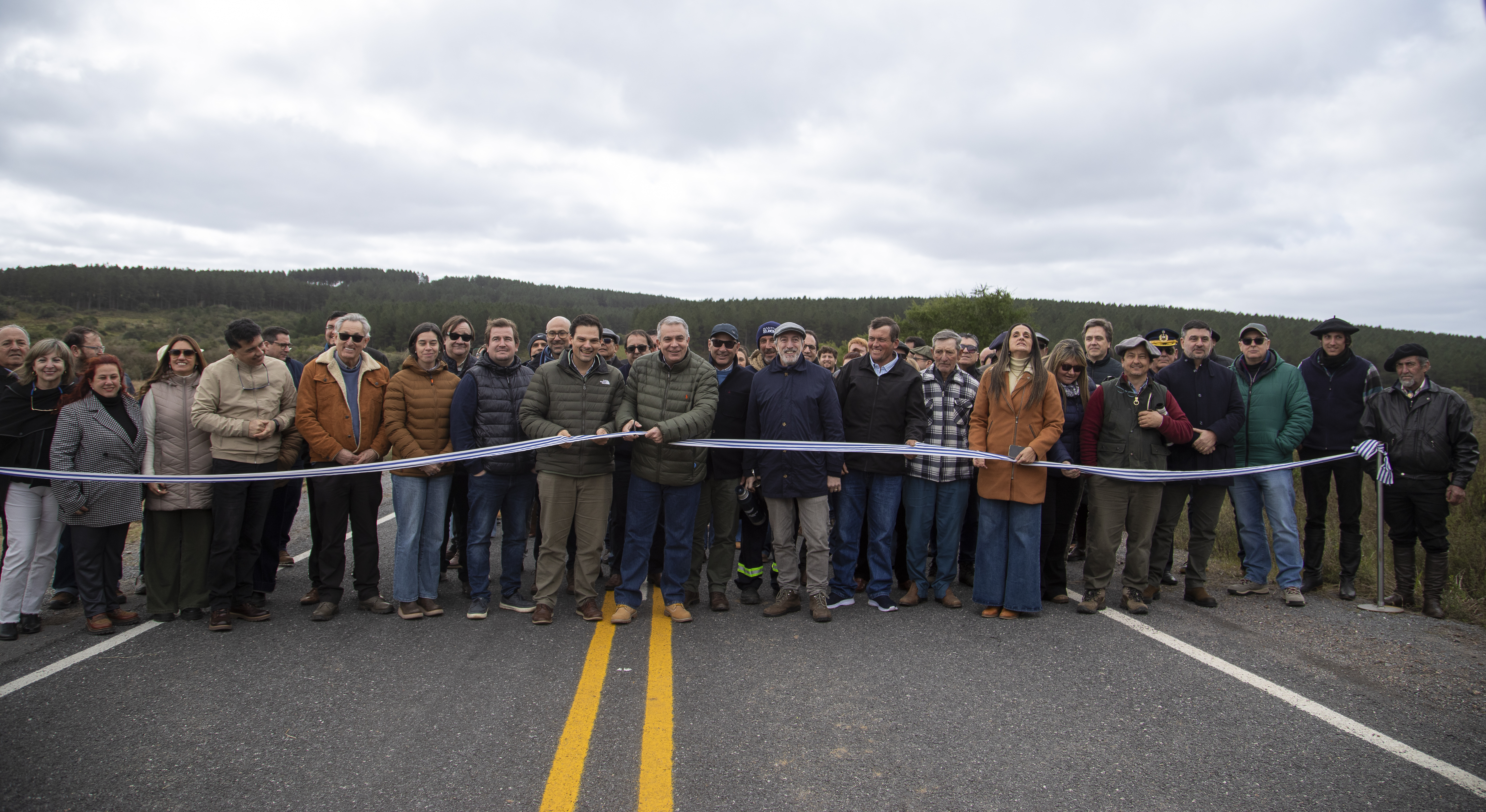 Inauguración de obras en Camino del medio