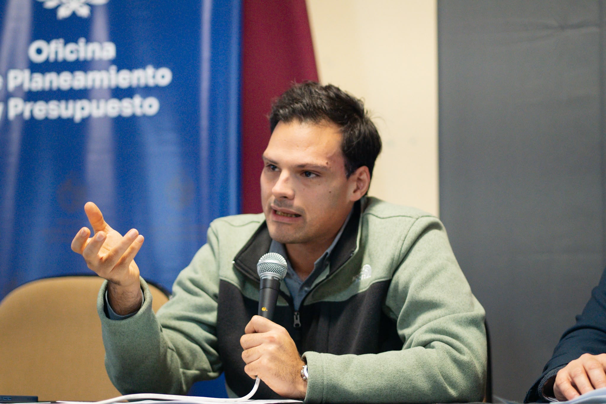 Seminario “Pautas de diseño en el manejo de aguas urbanas en forma resiliente al Cambio Climático”