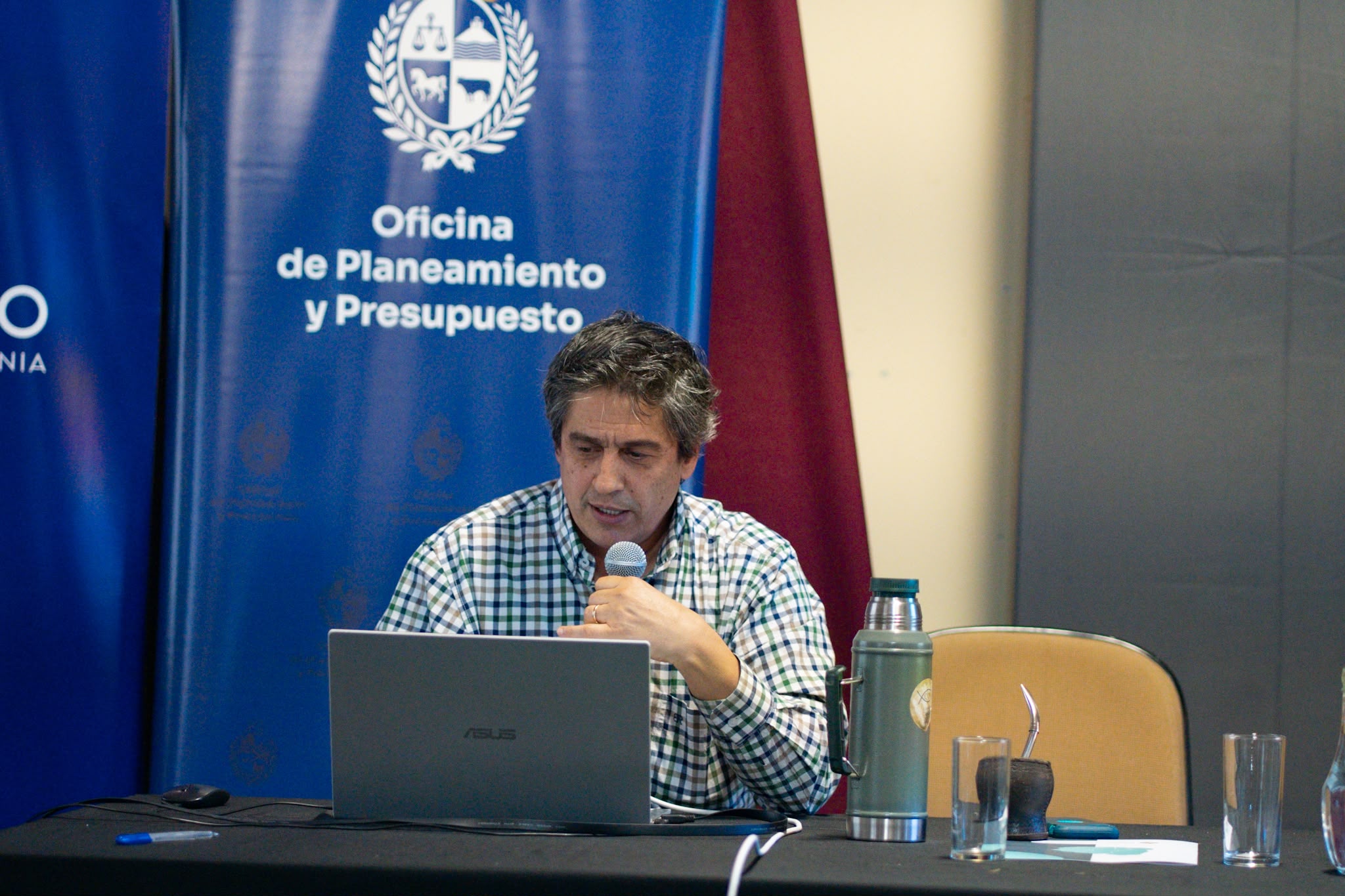 Seminario “Pautas de diseño en el manejo de aguas urbanas en forma resiliente al Cambio Climático”
