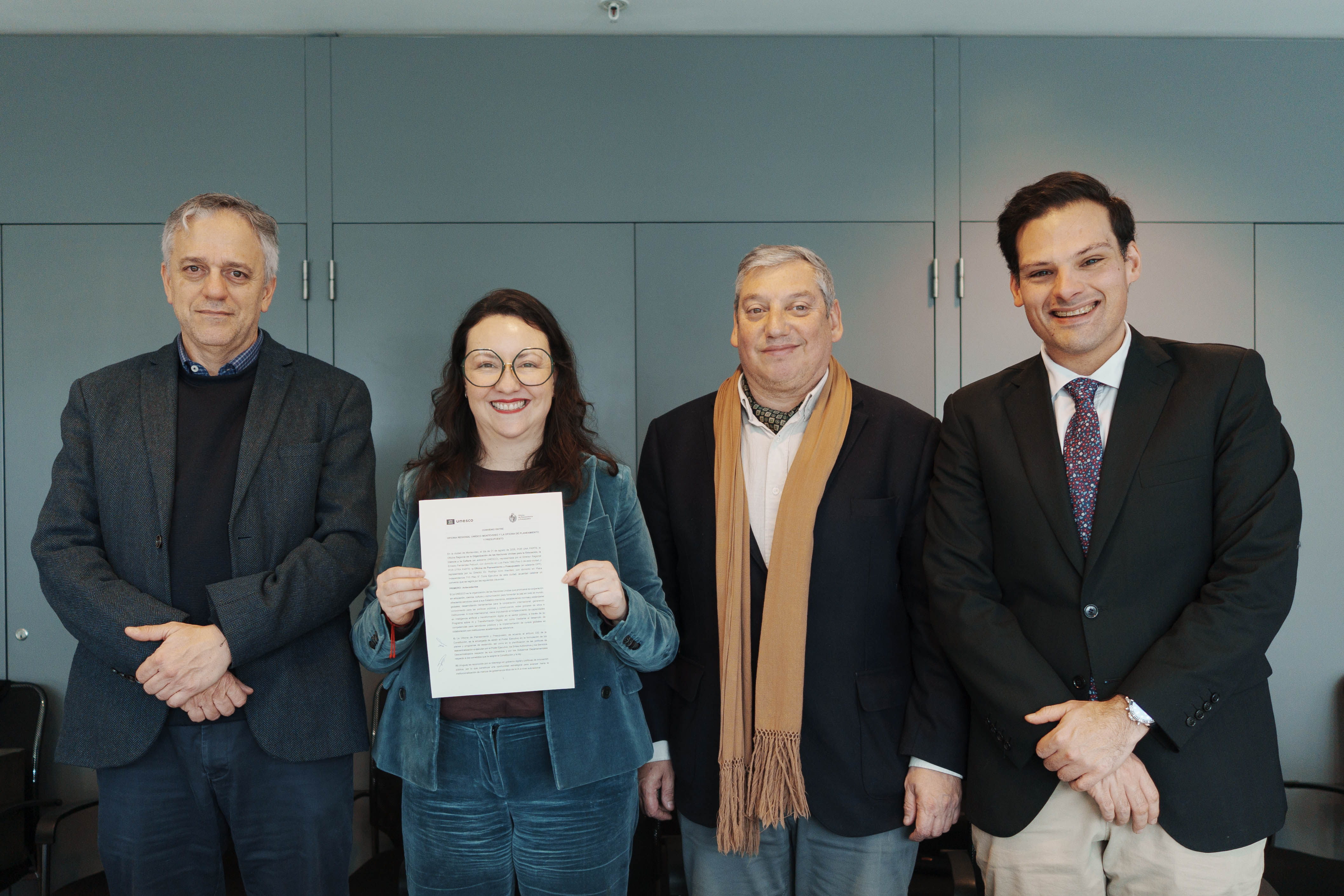 Firma de convenio entre OPP y UNESCO