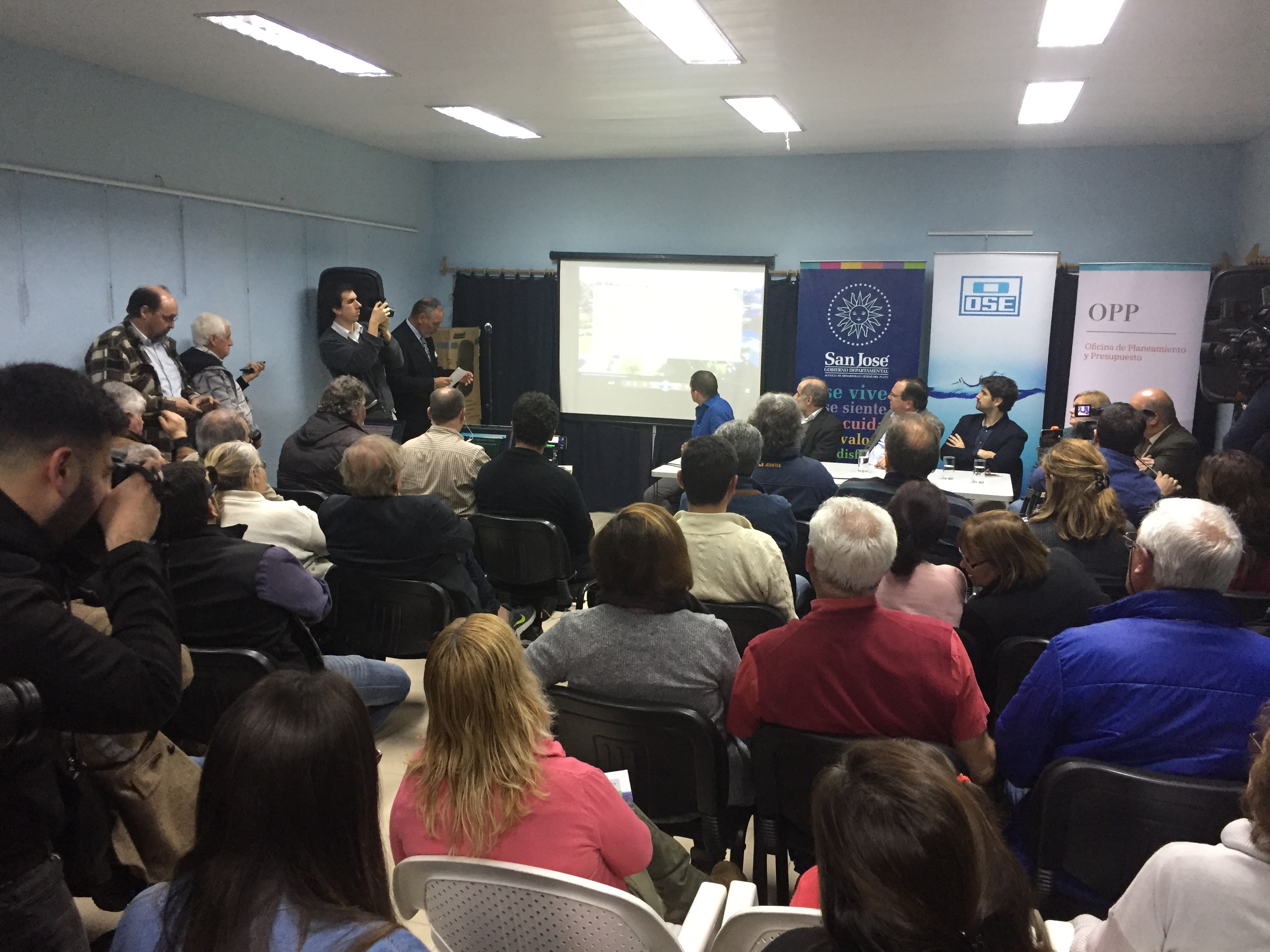 Presentación pública del proyecto de saneamiento en Ciudad del Plata