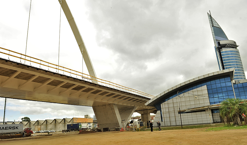 Obras en viaducto sobre rambla Sudamérica en Montevideo