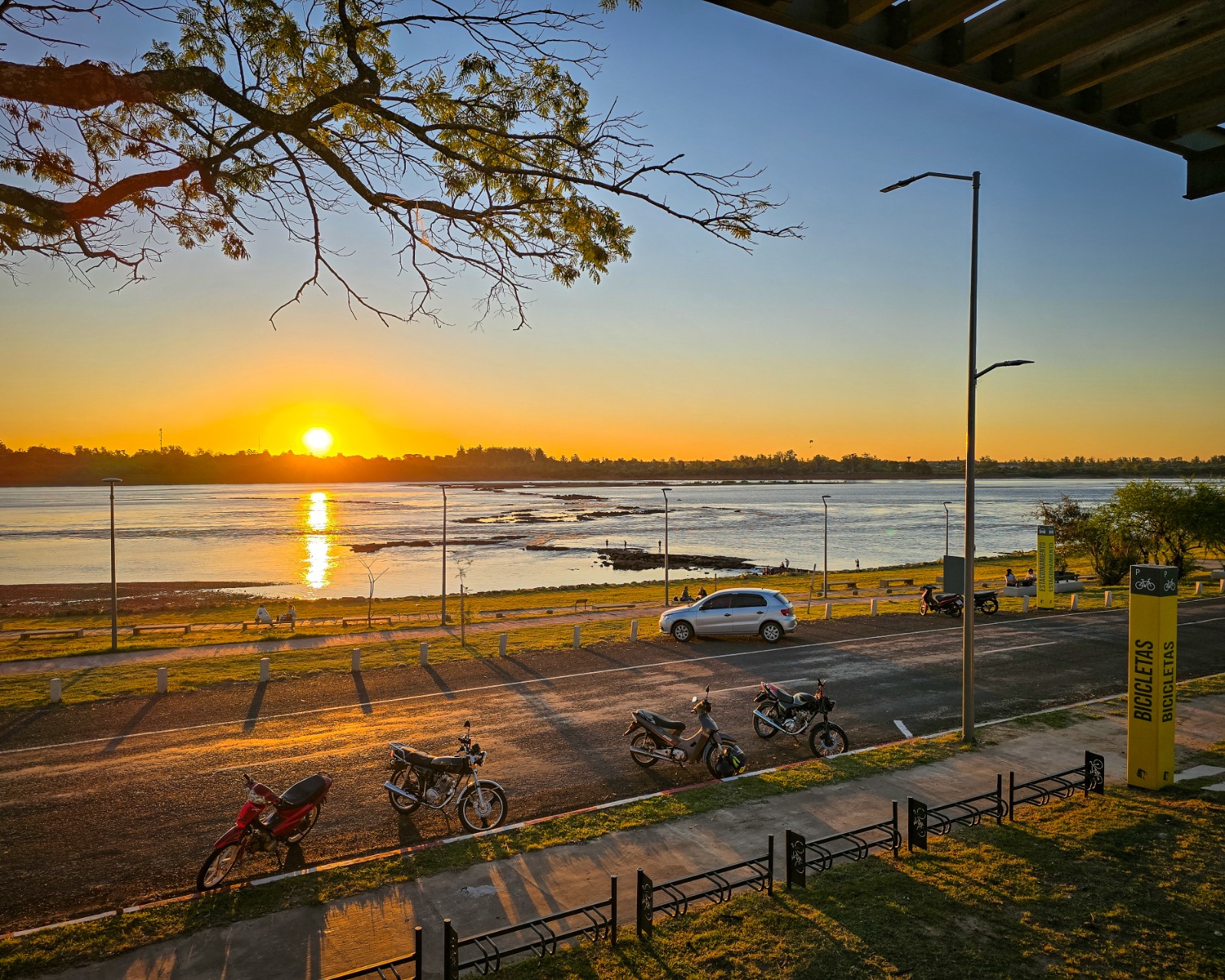 Atardecer desde la Costanera Norte
