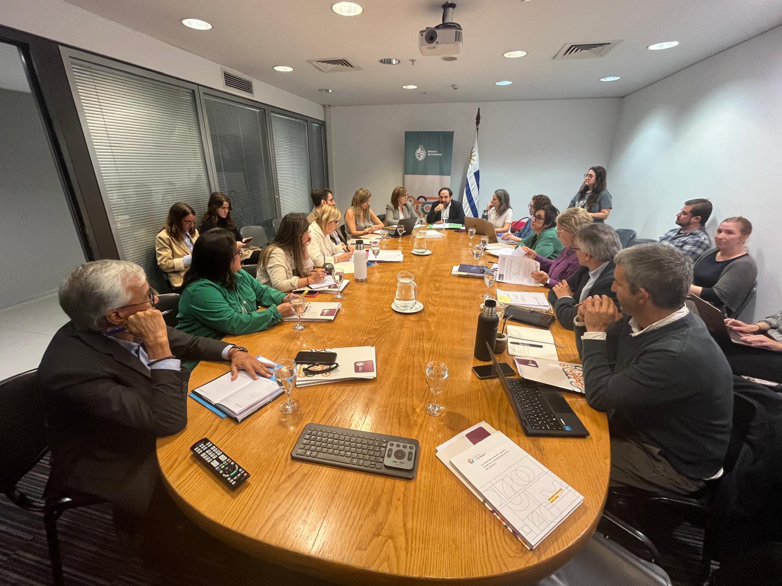Primera reunión de la Junta Nacional de Cuidados