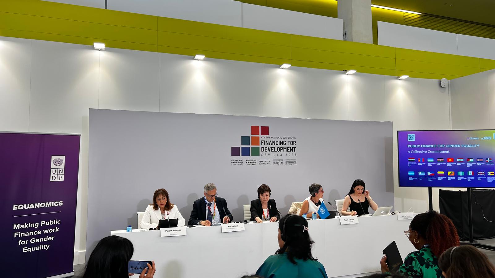 Director de la OPP participó en dos paneles de alto nivel en Sevilla