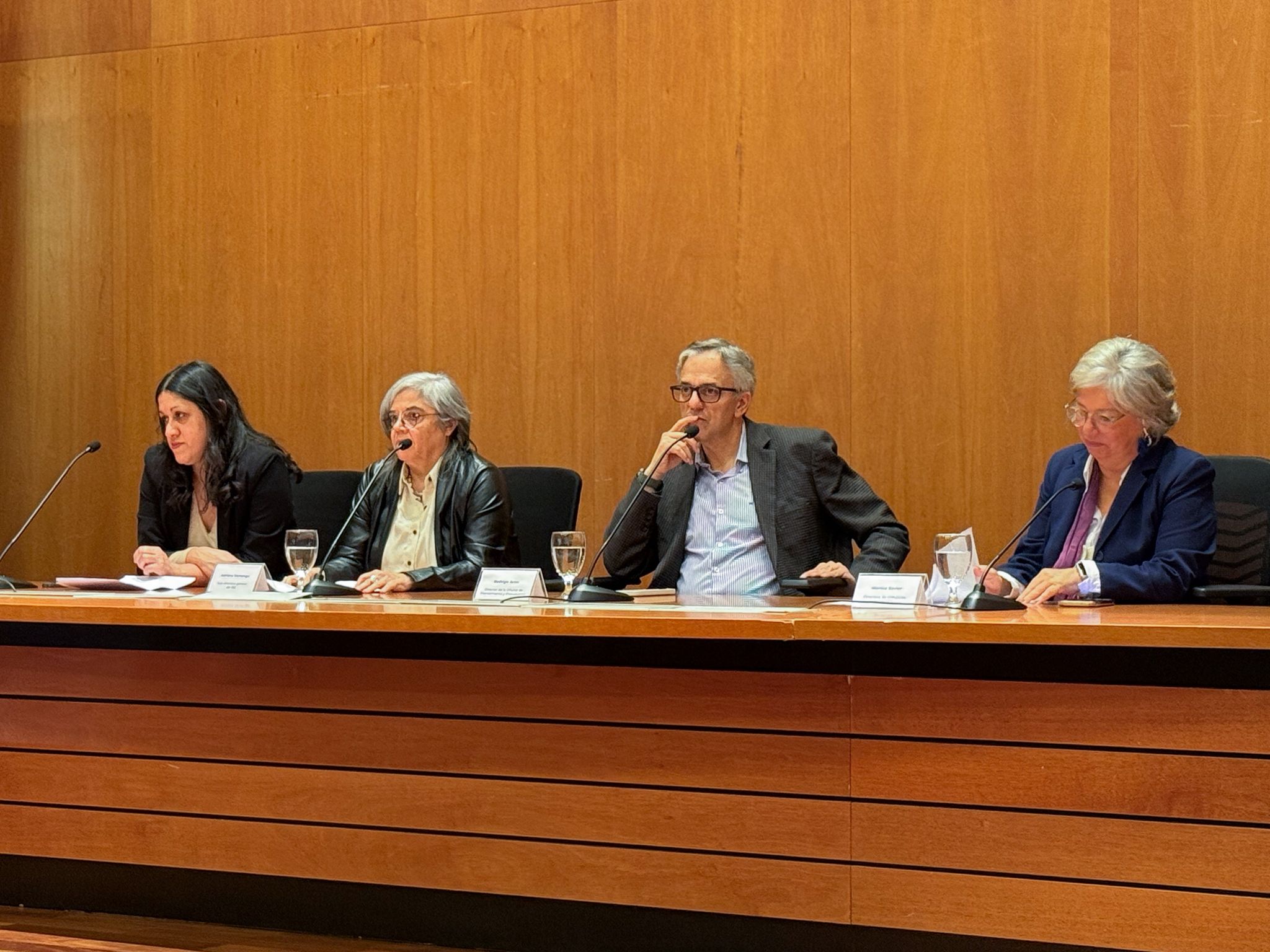 Autoridades en lanzamiento de la Unidad Especializada en Género