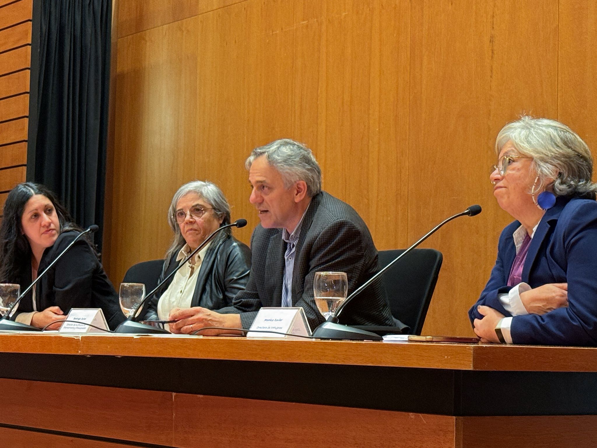 Autoridades en lanzamiento de la Unidad Especializada en Género