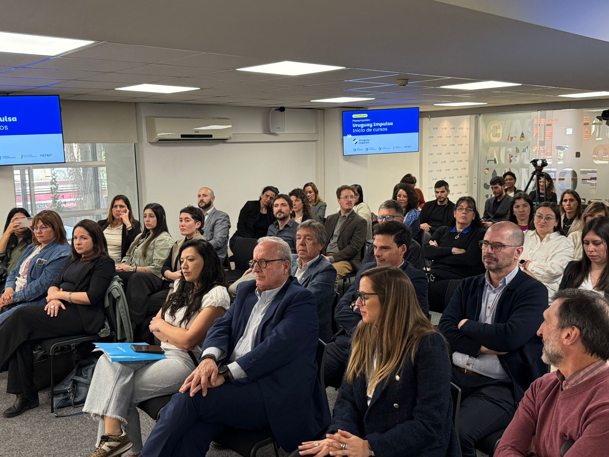Acto lanzamiento de cursos Uruguay Impulsa