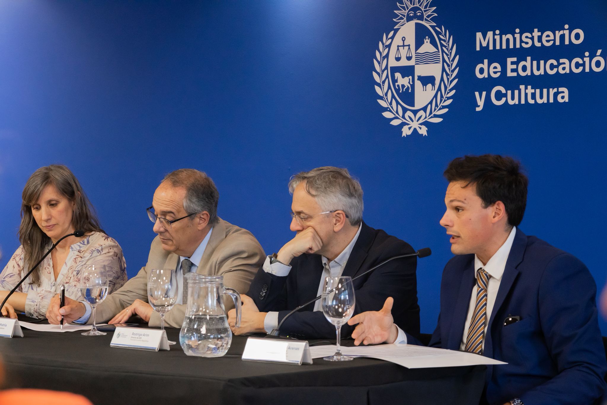 Firma de convenio entre OPP y el MEC por Espacio MEC Móvil.