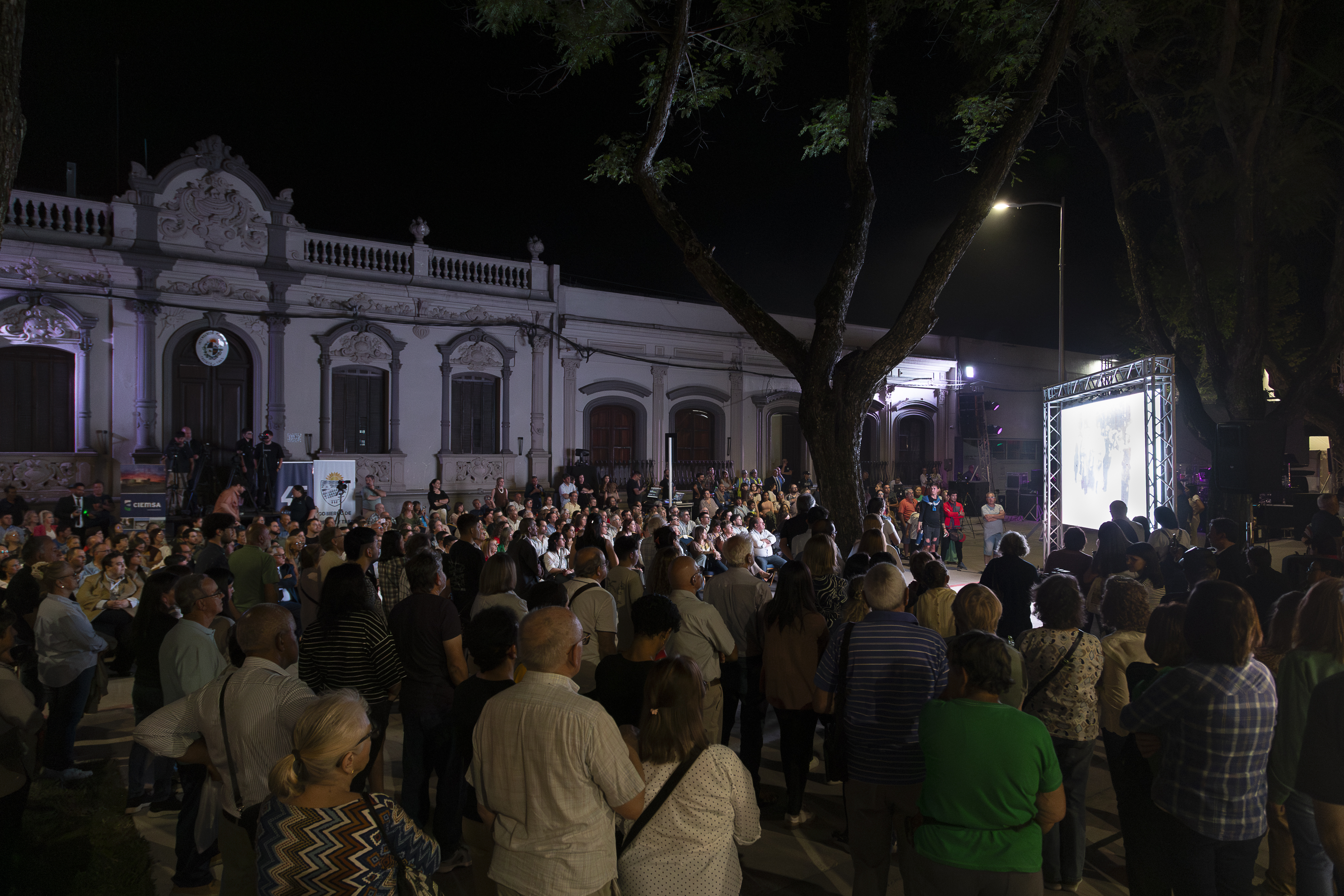 Inauguración de obras en la Plaza 19 de Abril