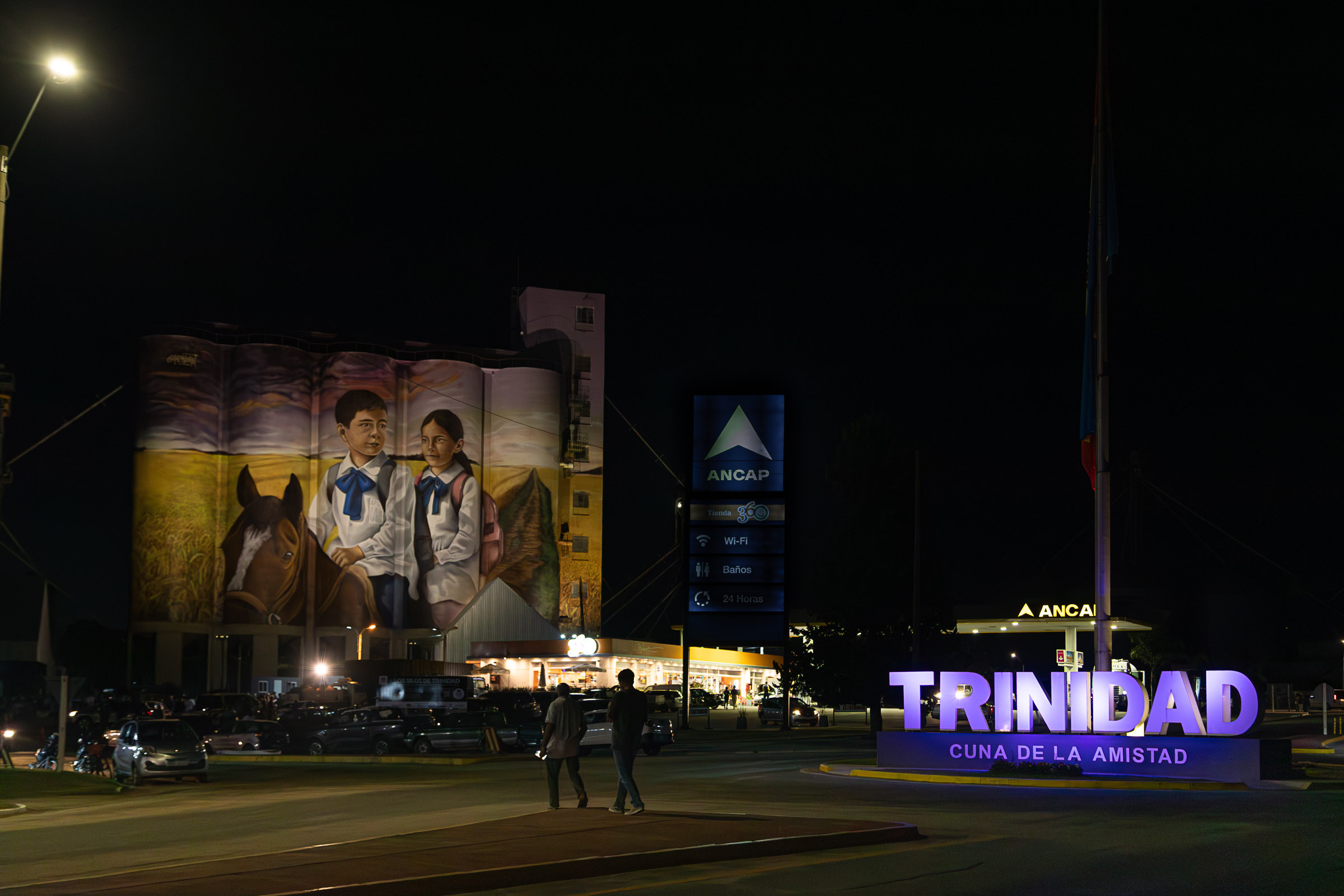 Inauguración de mural y luminaria en la planta de silos de Trinidad