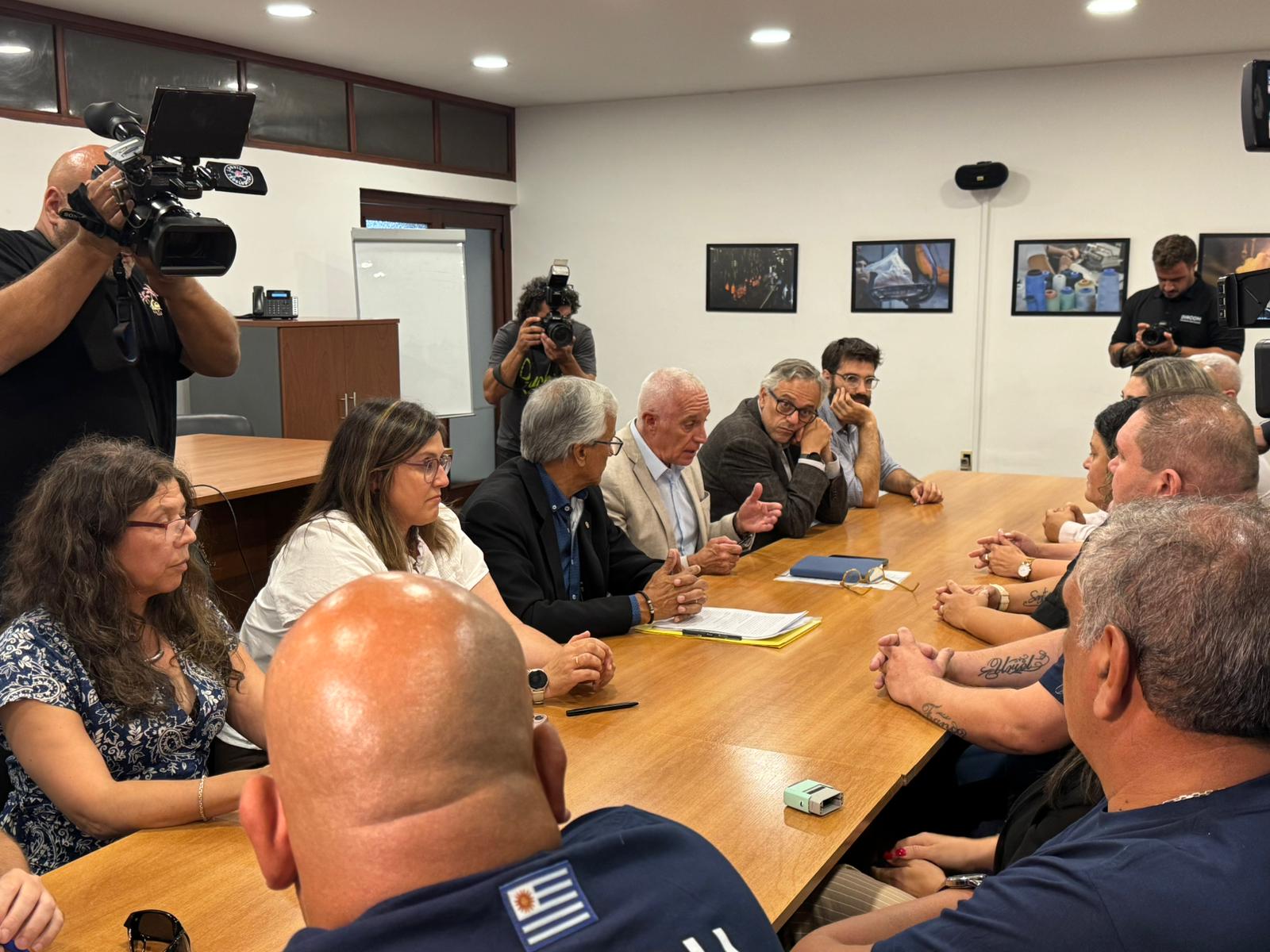 Firma de convenio entre el Ministerio del Interior y sindicatos policiales