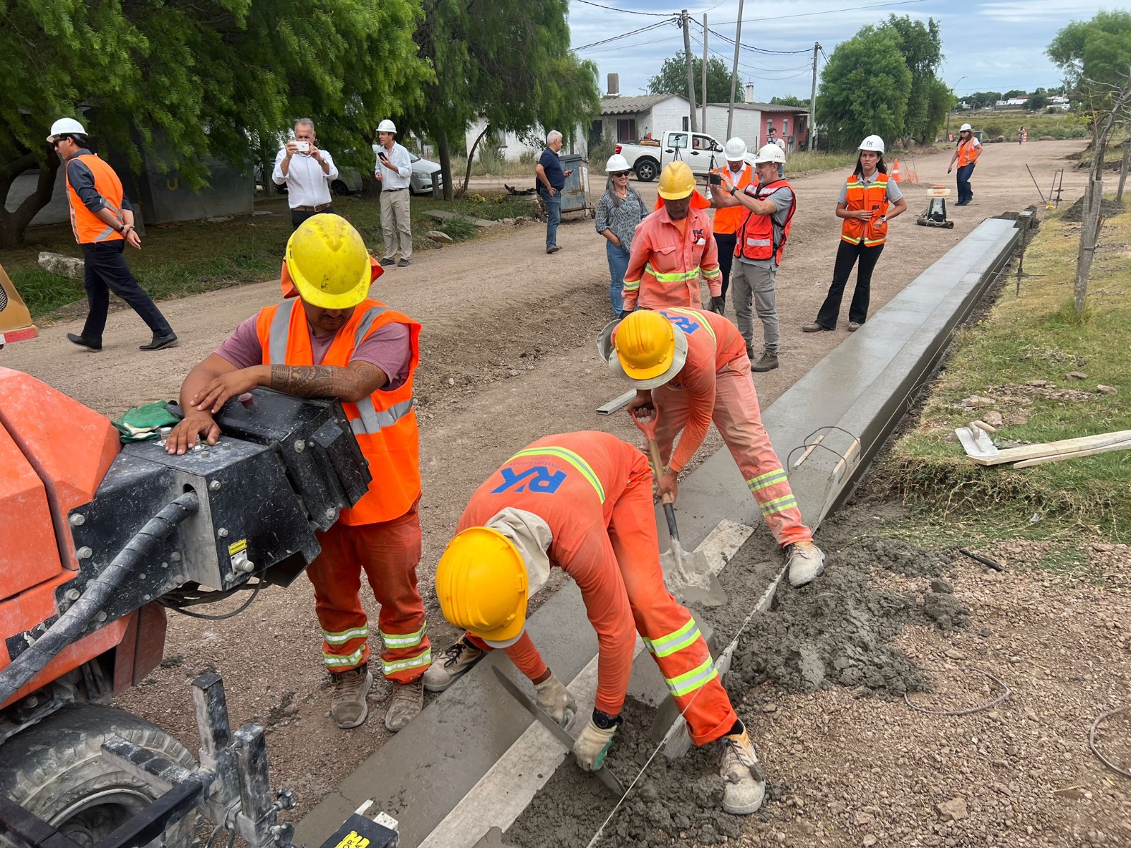 Recorrida por obras del Plan de Mejoramiento Urbano en Cardona