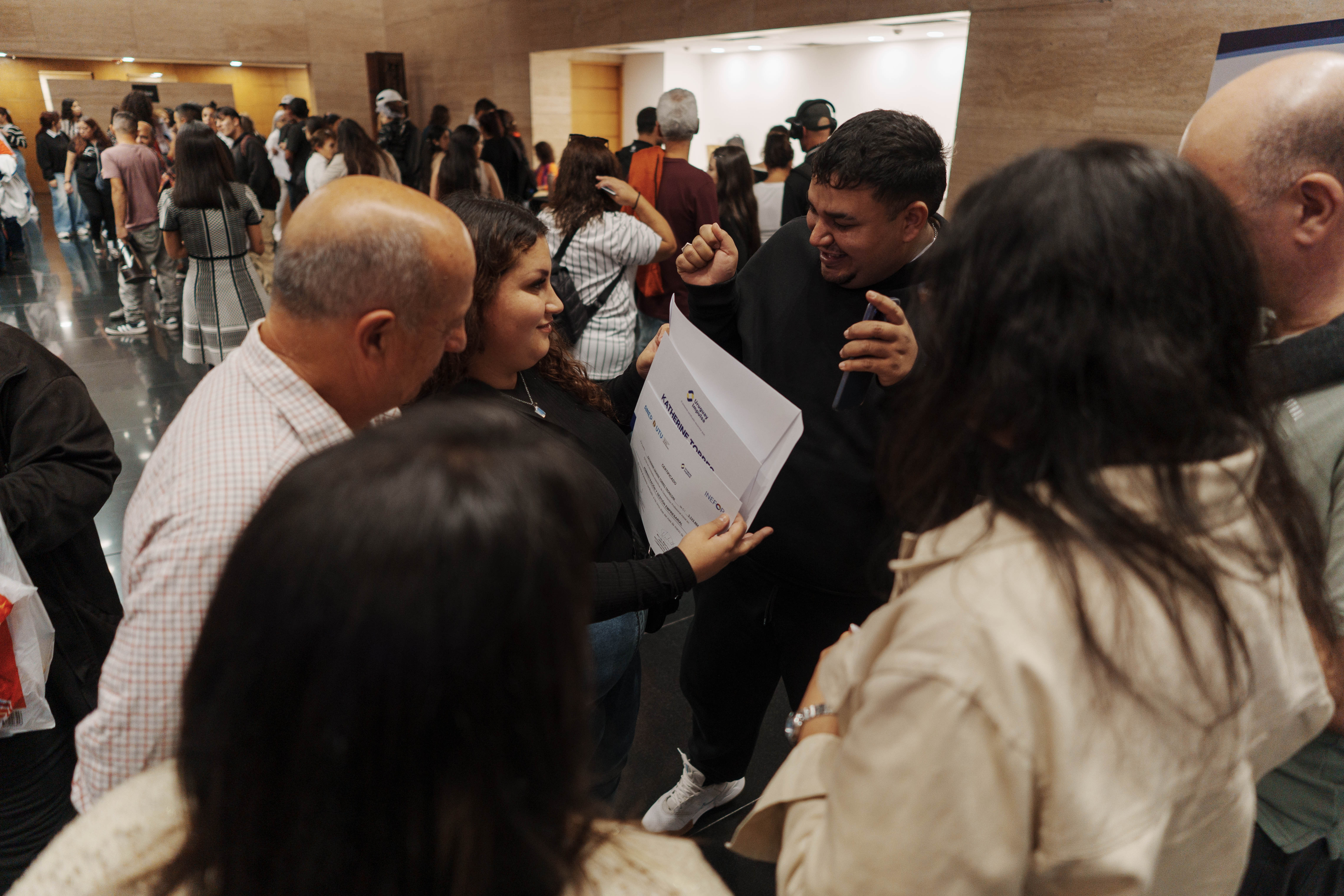 Entrega de certificados de Uruguay Impulsa: Trabajo y Capacitación.