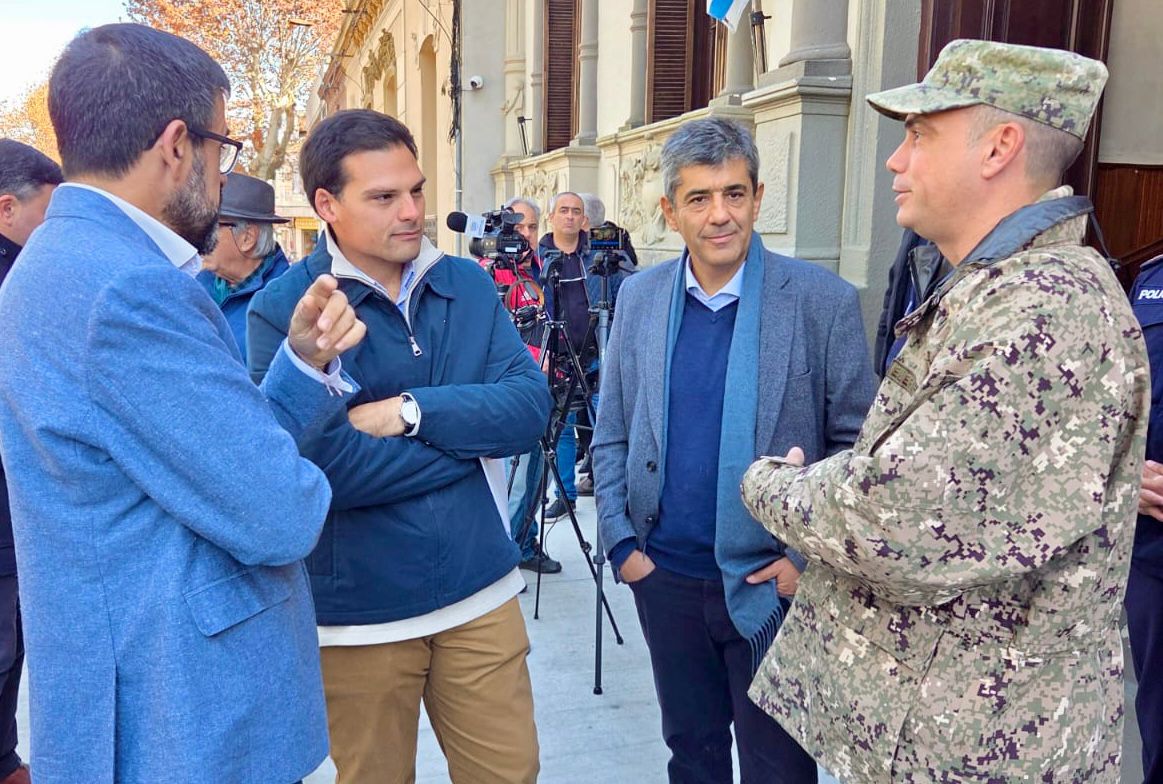 Presentación de maquinaria vial y camiones en Treinta y Tres